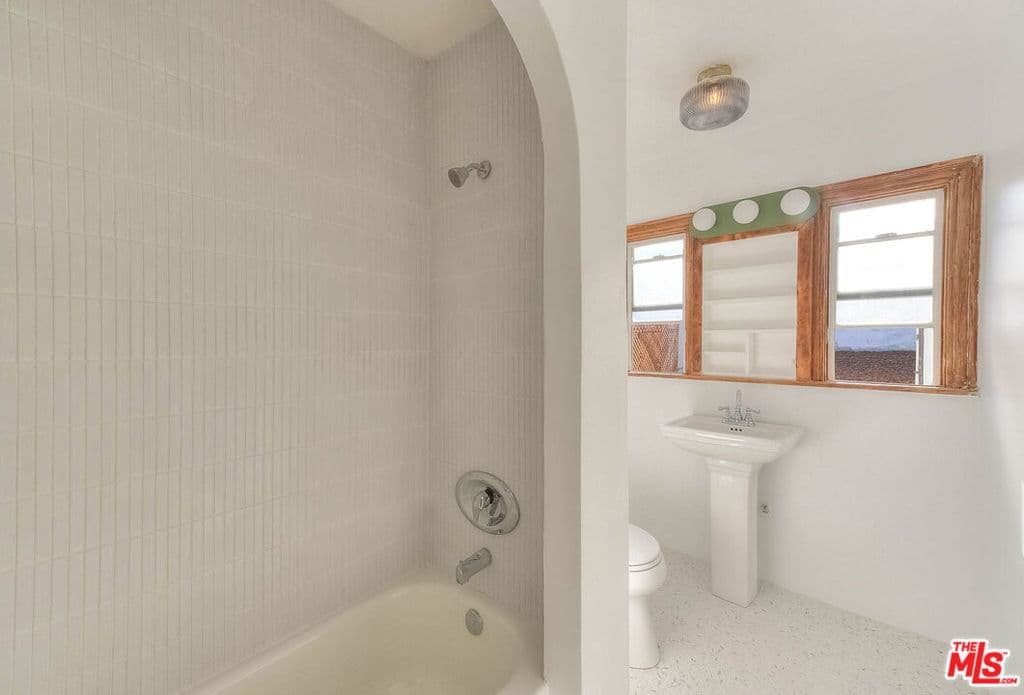 ResidentialIncome in Los Angeles — Photos 30