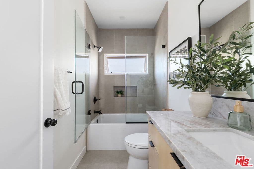 ResidentialIncome in Los Angeles — Photos 11