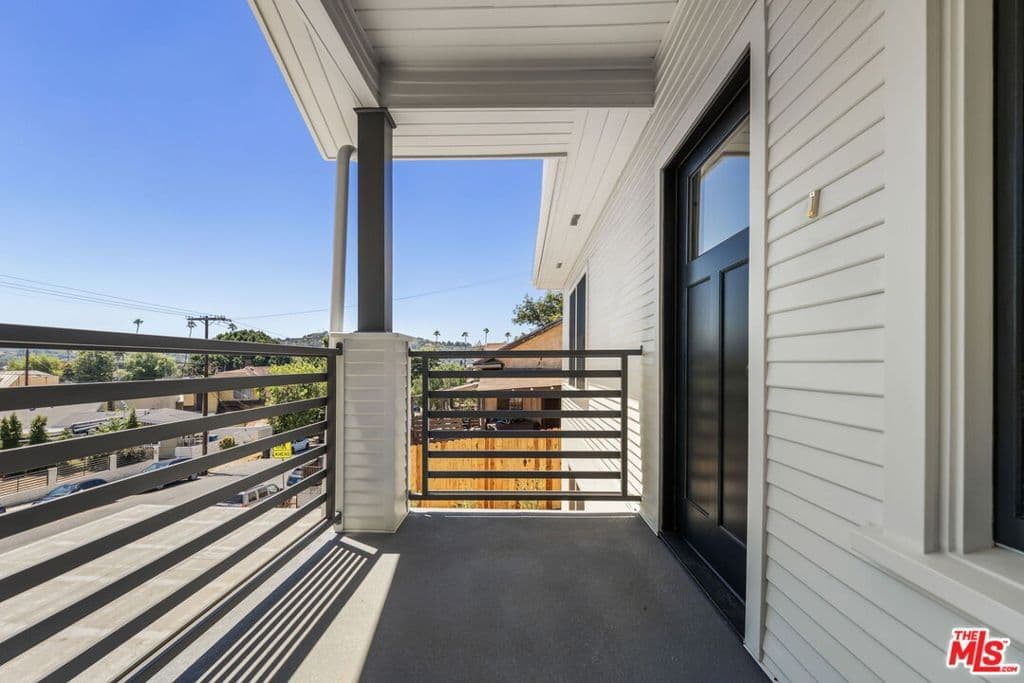 ResidentialIncome in Los Angeles — Photos 14