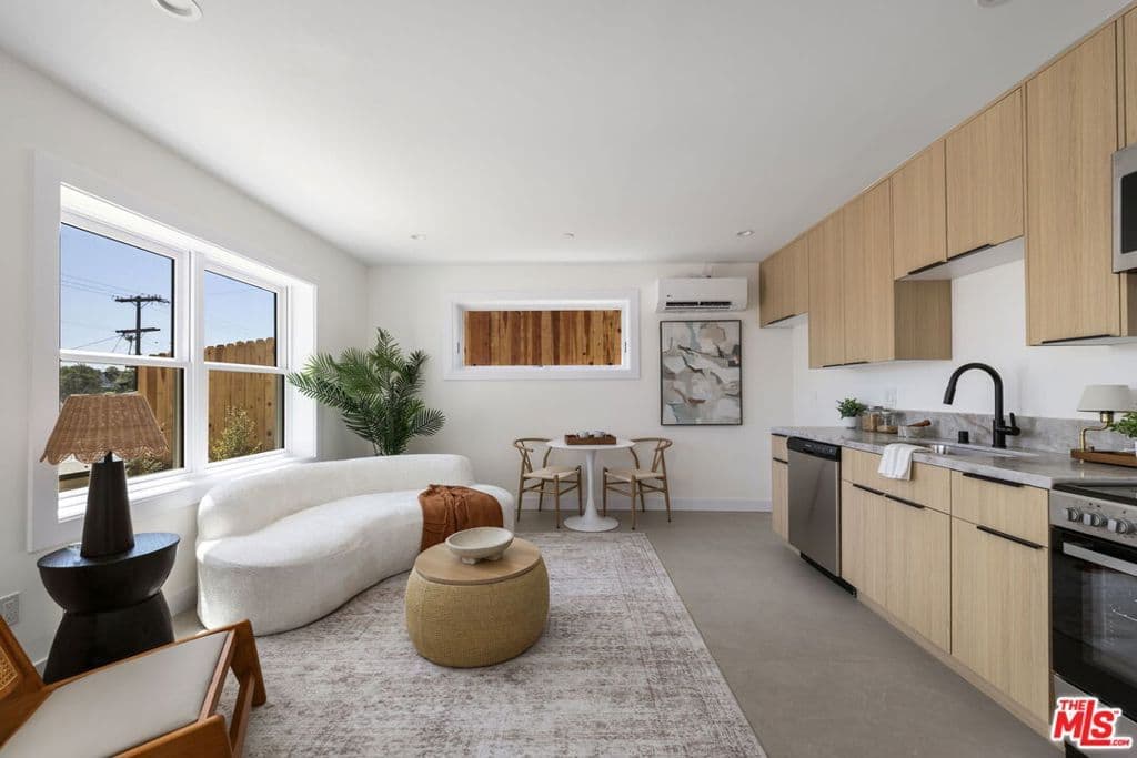 ResidentialIncome in Los Angeles — Photos 20