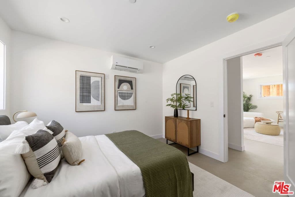 ResidentialIncome in Los Angeles — Photos 22