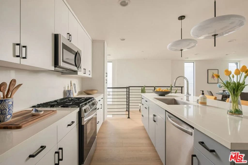 Residential in Los Angeles — Photos 13