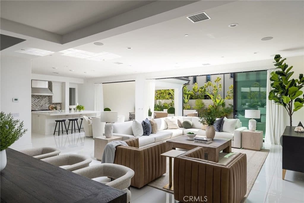 Residential in Irvine — Photos 13