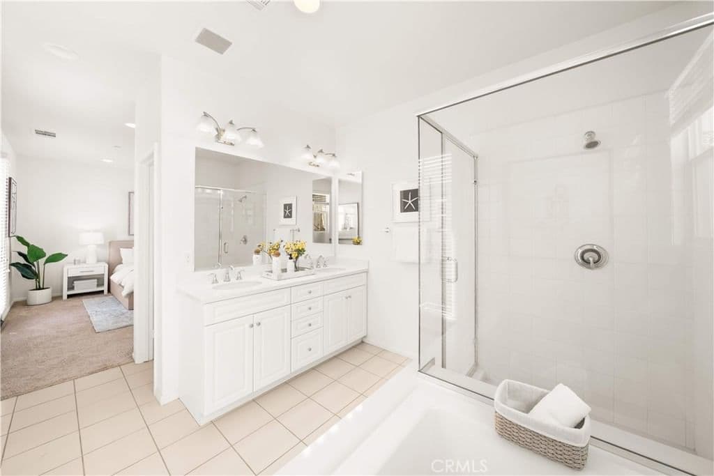 Residential in Irvine — Photos 27