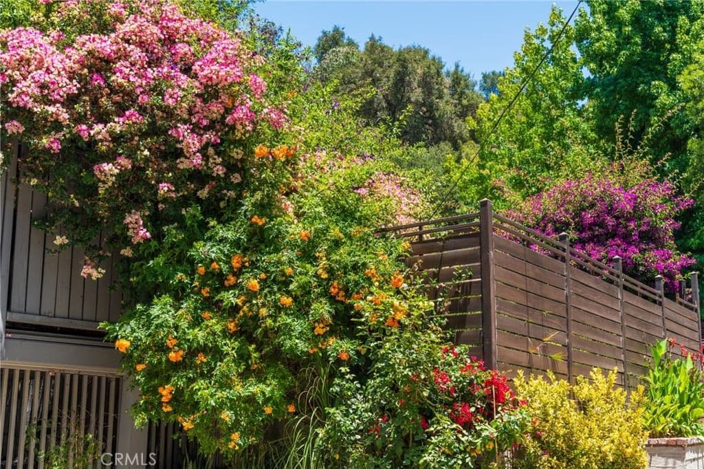 Residential in Los Angeles — Photos 45
