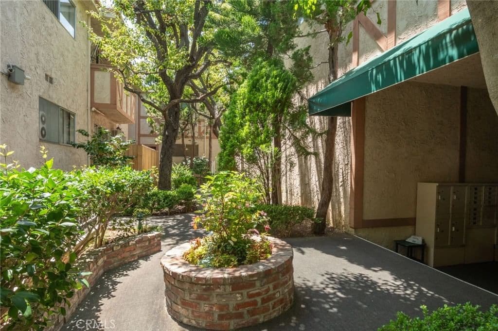 Residential in Los Angeles — Photos 18